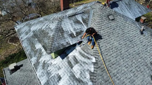 Roof Maxx of Gahanna Logo