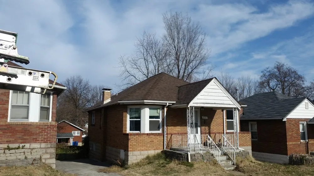 Licensed storm damage roof repair experts serving St. Louis, MO - Roof Pros