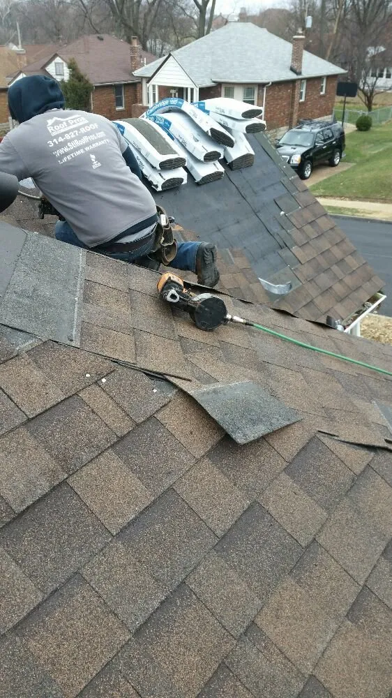 Professional roof installation in St. Louis, MO - Roof Pros