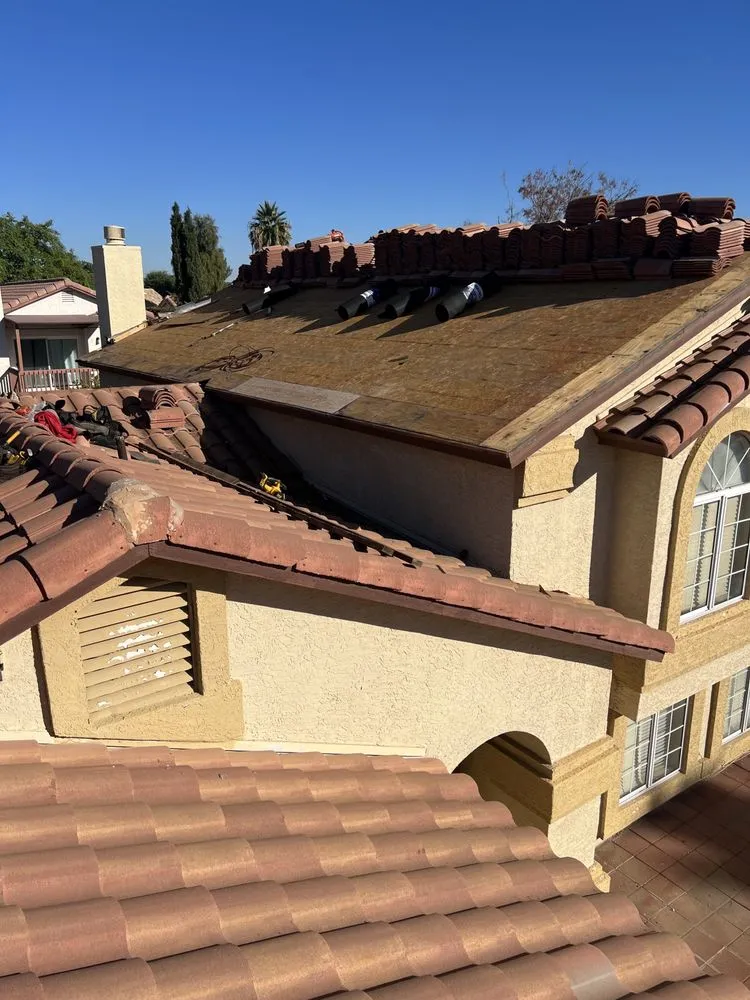 Slide of Roof Tec Exterior Solutions