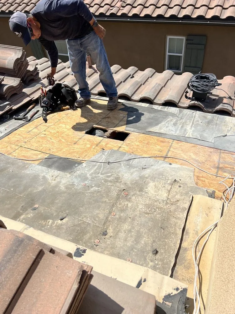 Slide of Roof Tec Exterior Solutions