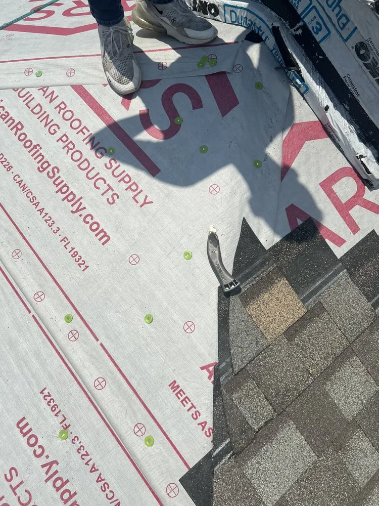 Slide of Roof Tech Contractors