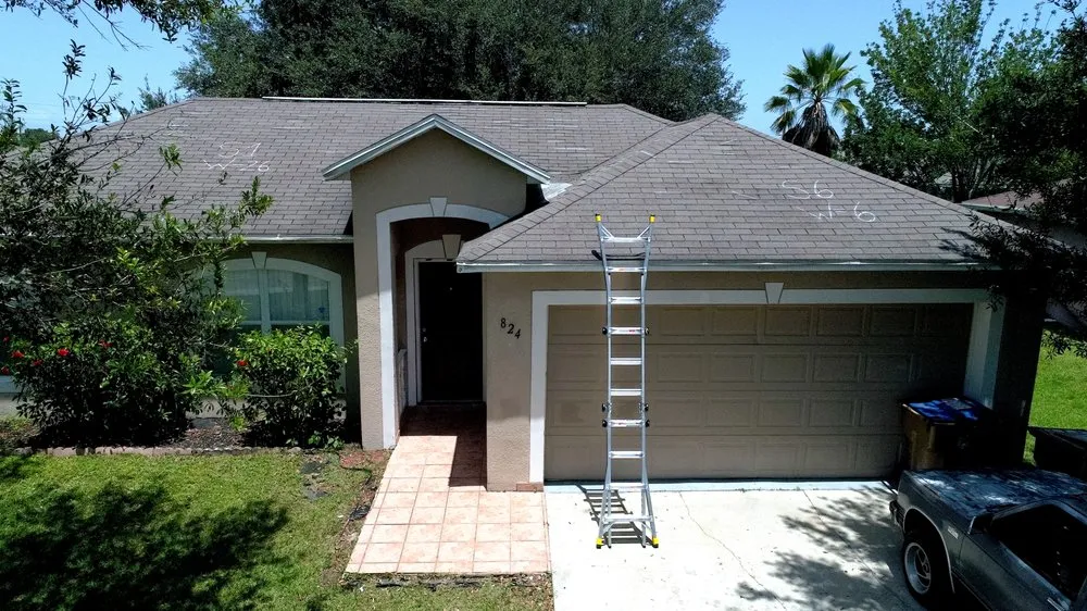 Slide of Roofer Orlando