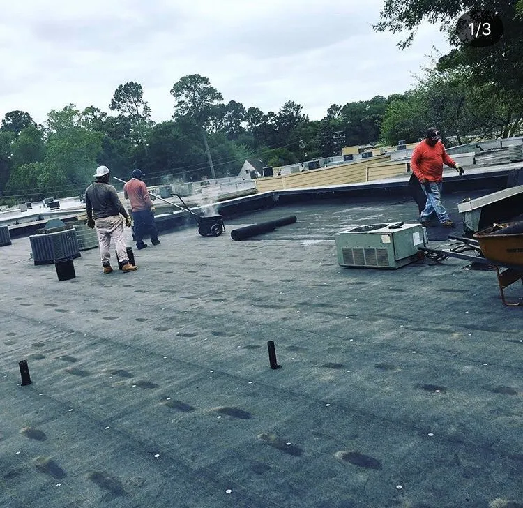 Slide of Roofers In Chicago