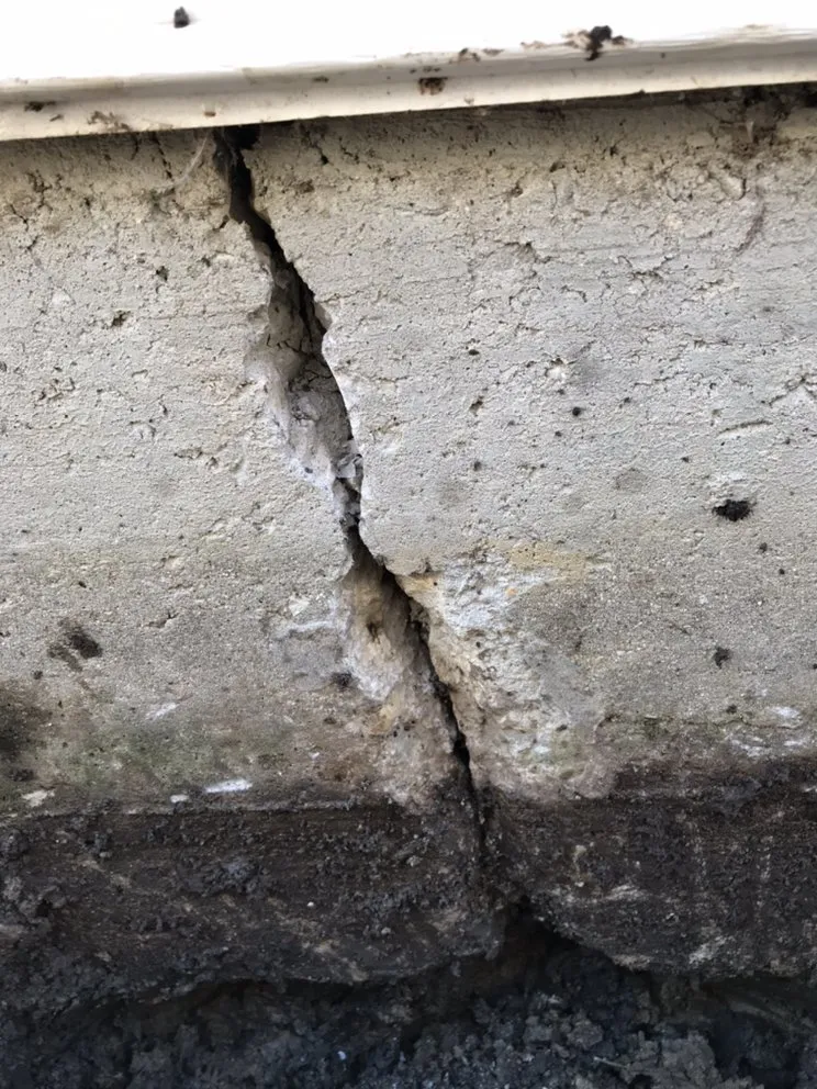 Slide of Roofers In Chicago