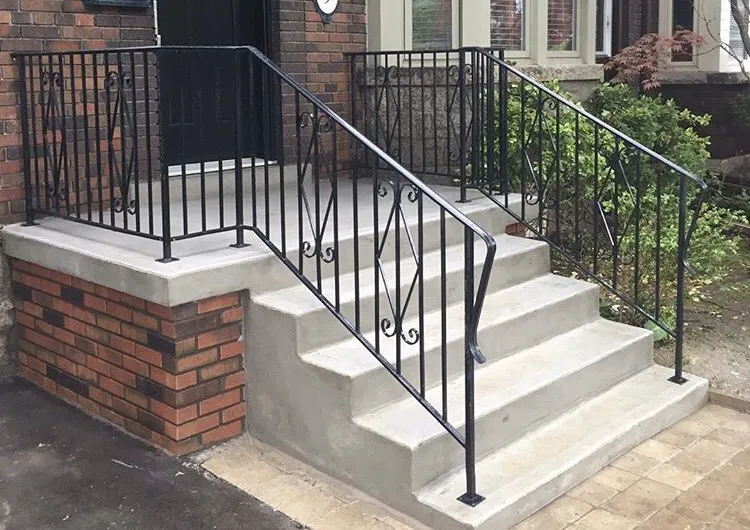 Slide of Roofers In Chicago