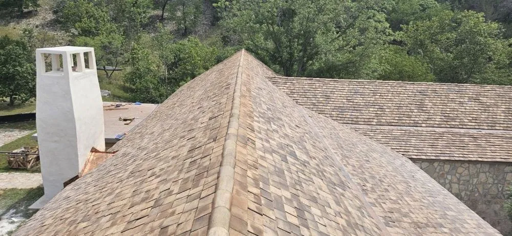 Slide of Roofers In San