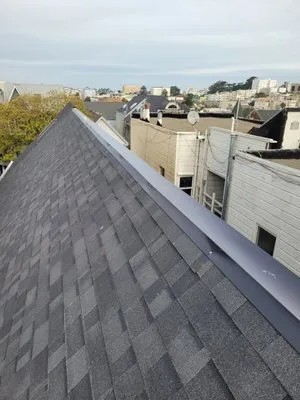 Roofing & Garden Logo