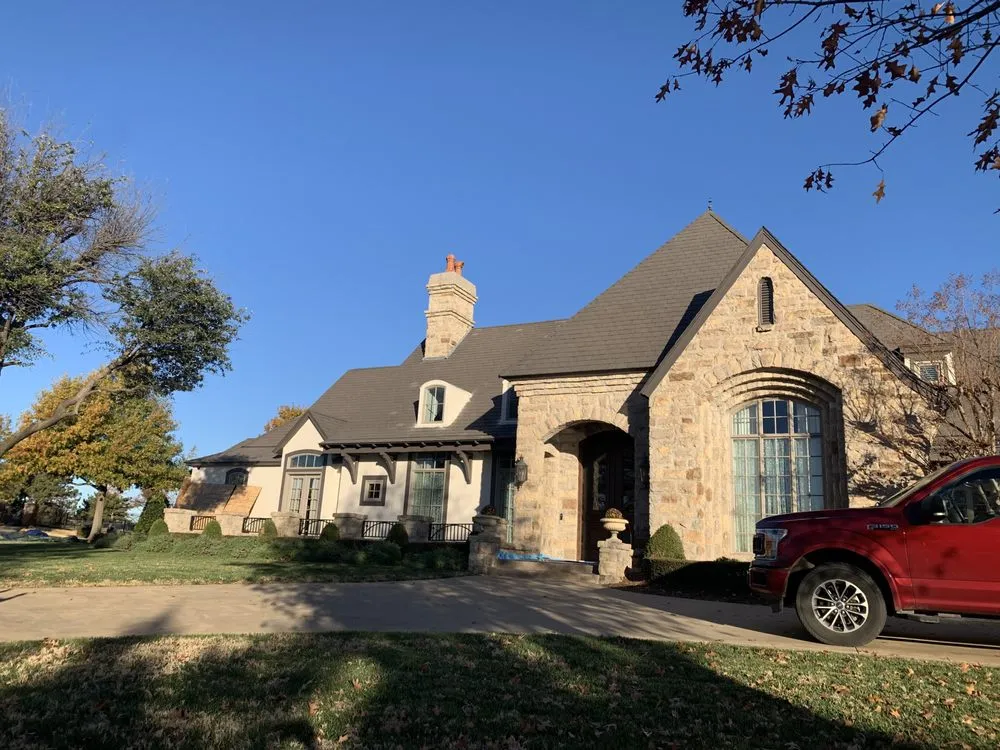 Trusted shingle roofing service experts serving Carney, OK - Roofing 101