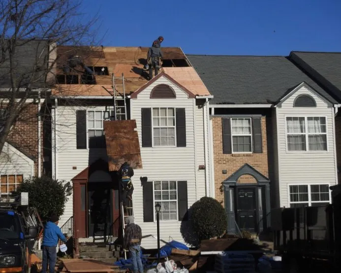 Slide of Roofing 911