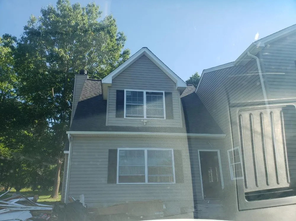 Slide of Roofing and Framing Pros