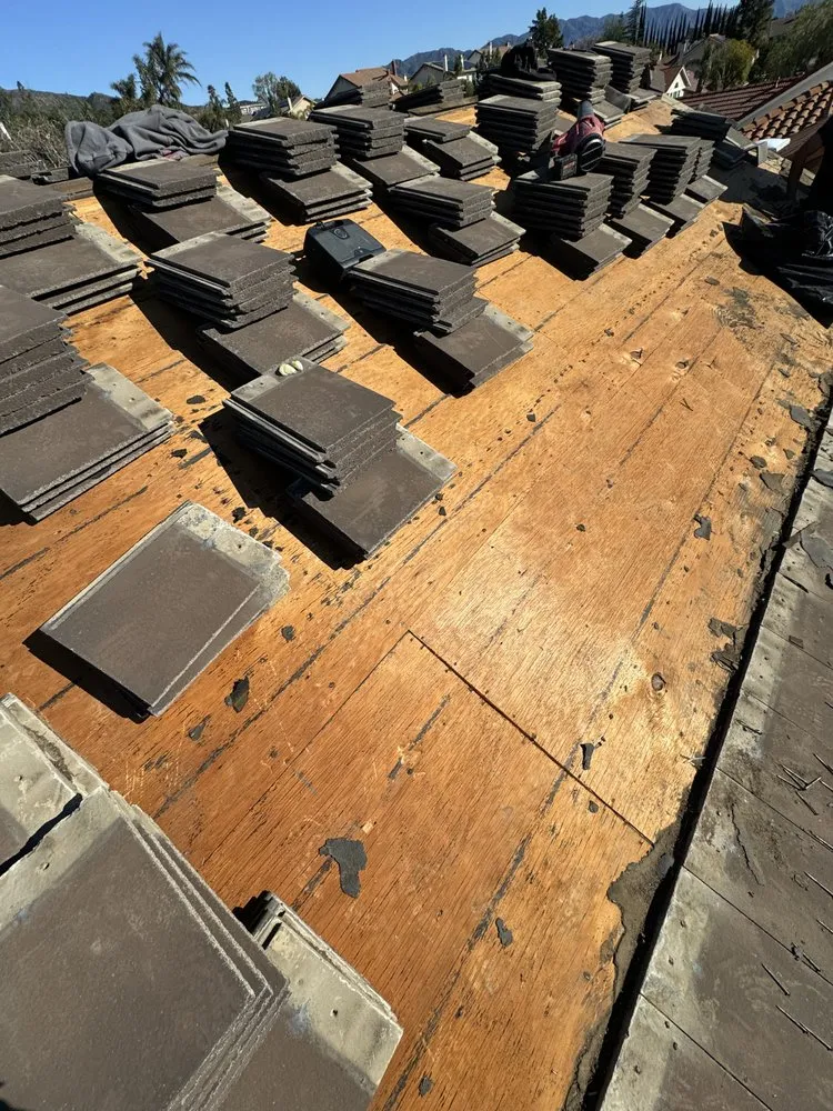 Slide of Roofing and General Construction