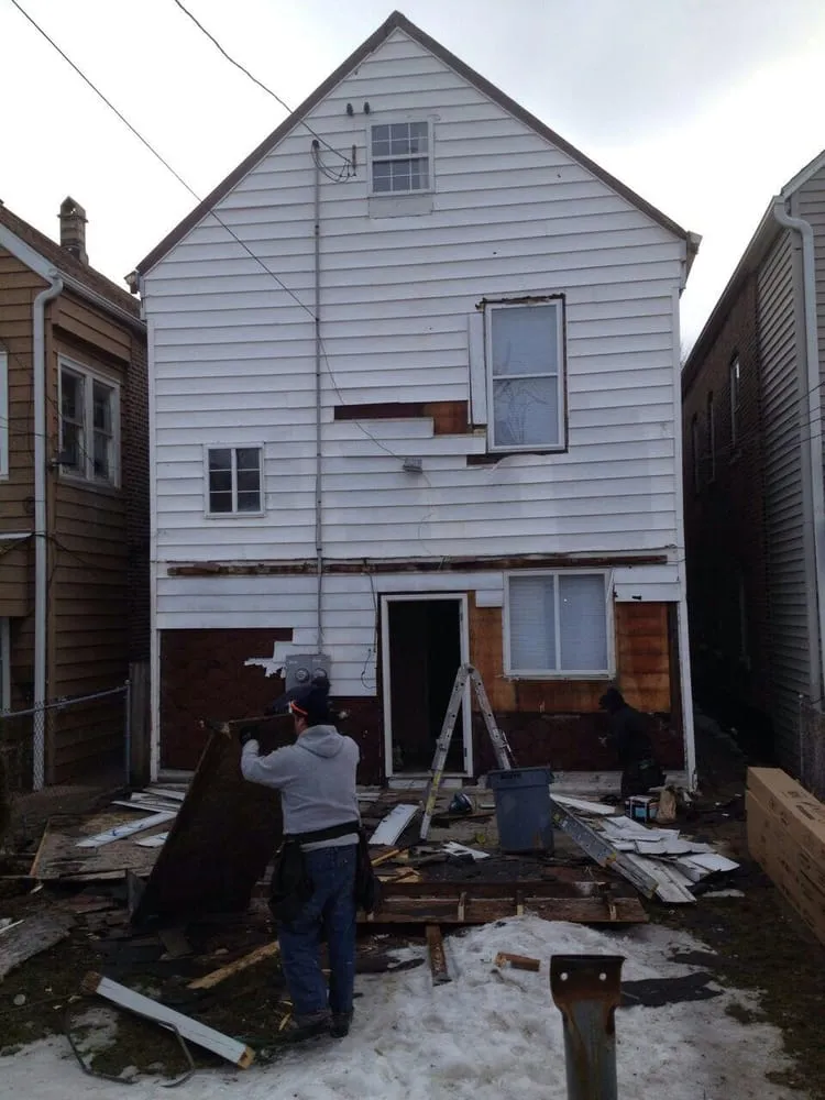 Slide of Roofing BY Hernandez