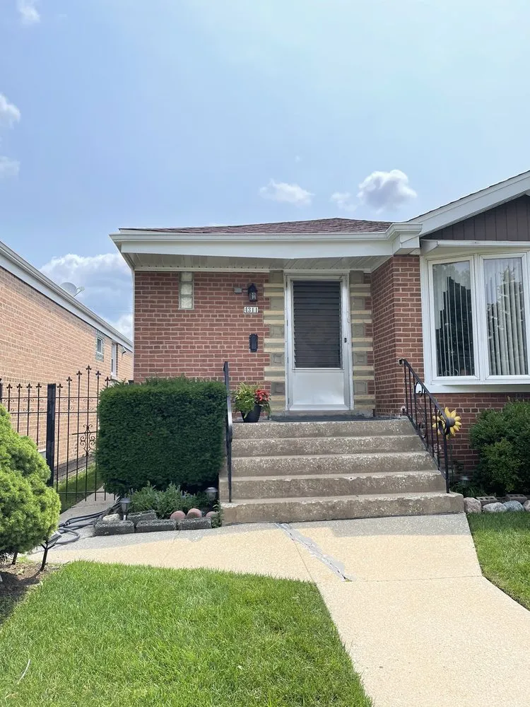 Slide of Roofing BY Hernandez