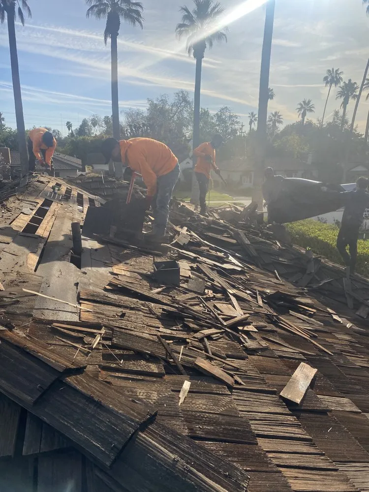 Slide of Roofing Company in Pasadena 