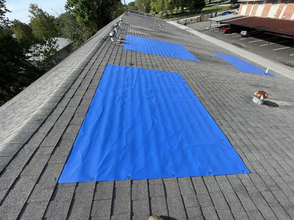 Slide of Roofing Contracción Marcos