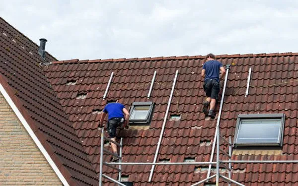 Roofing Contractors Logo