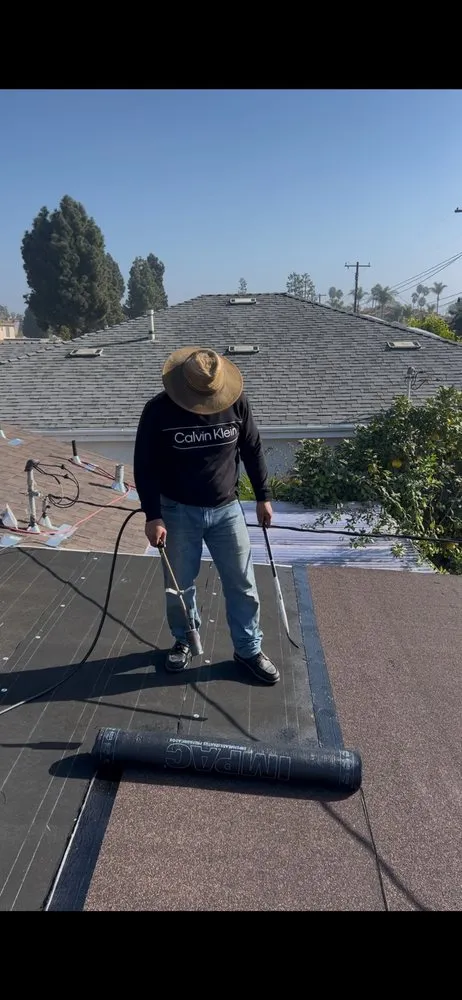Slide of Roofing Folgar