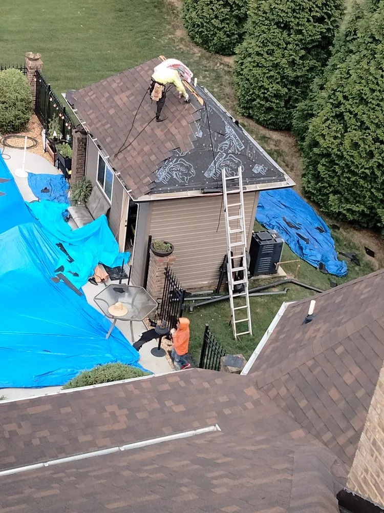 Slide of Roofing Gonzalez