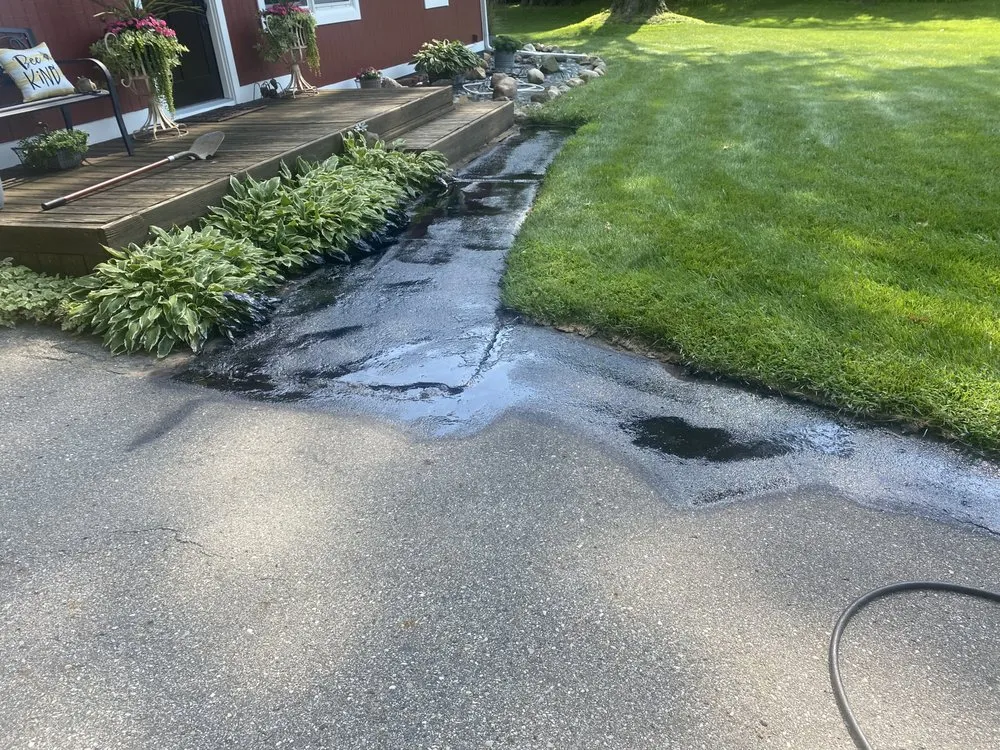 Slide of Roofing Guys Services