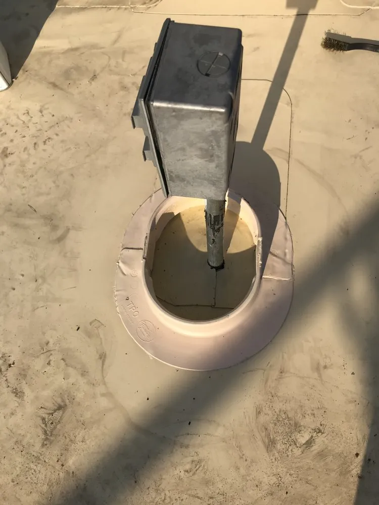 Slide of Roofing Hermanos Iraheta