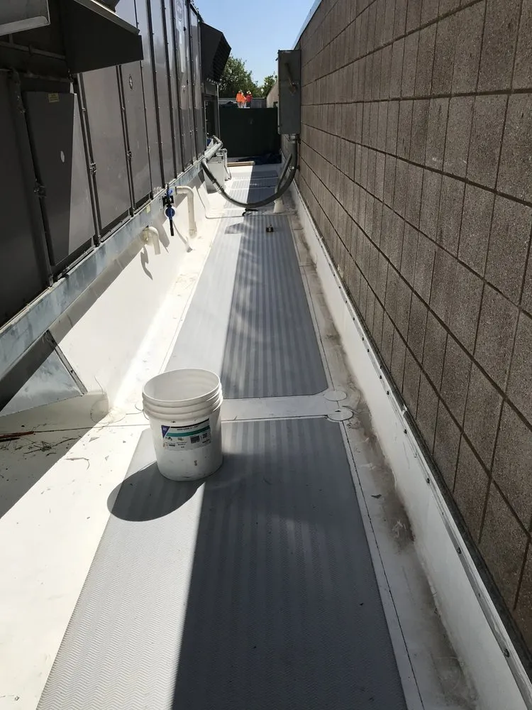 Slide of Roofing Hermanos Iraheta