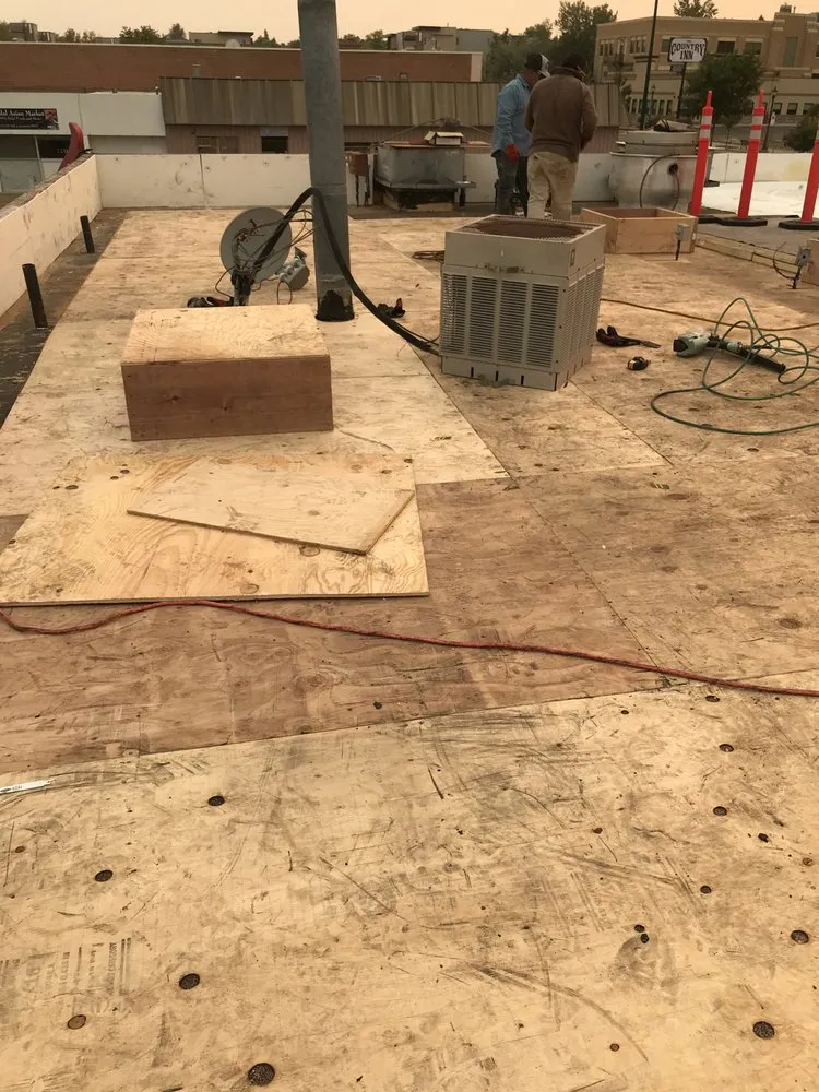 Slide of Roofing Hermanos Iraheta