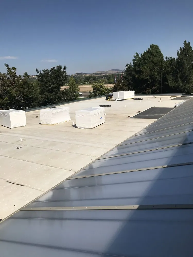 Slide of Roofing Hermanos Iraheta