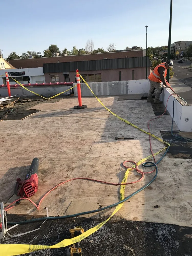 Slide of Roofing Hermanos Iraheta