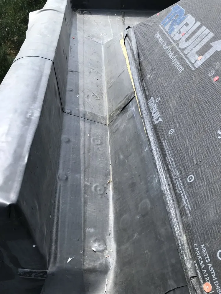 Slide of Roofing Hermanos Iraheta