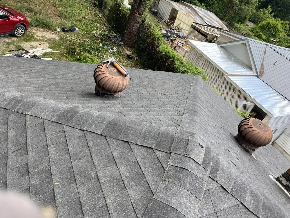 Slide of ROOFING Hernández