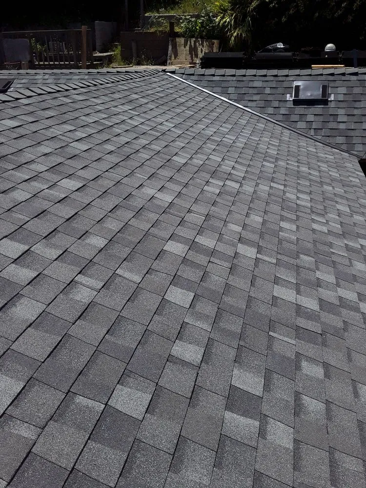 Slide of Roofing Leivas