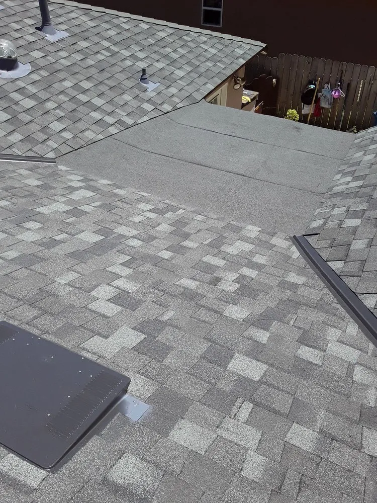 Slide of Roofing Leivas