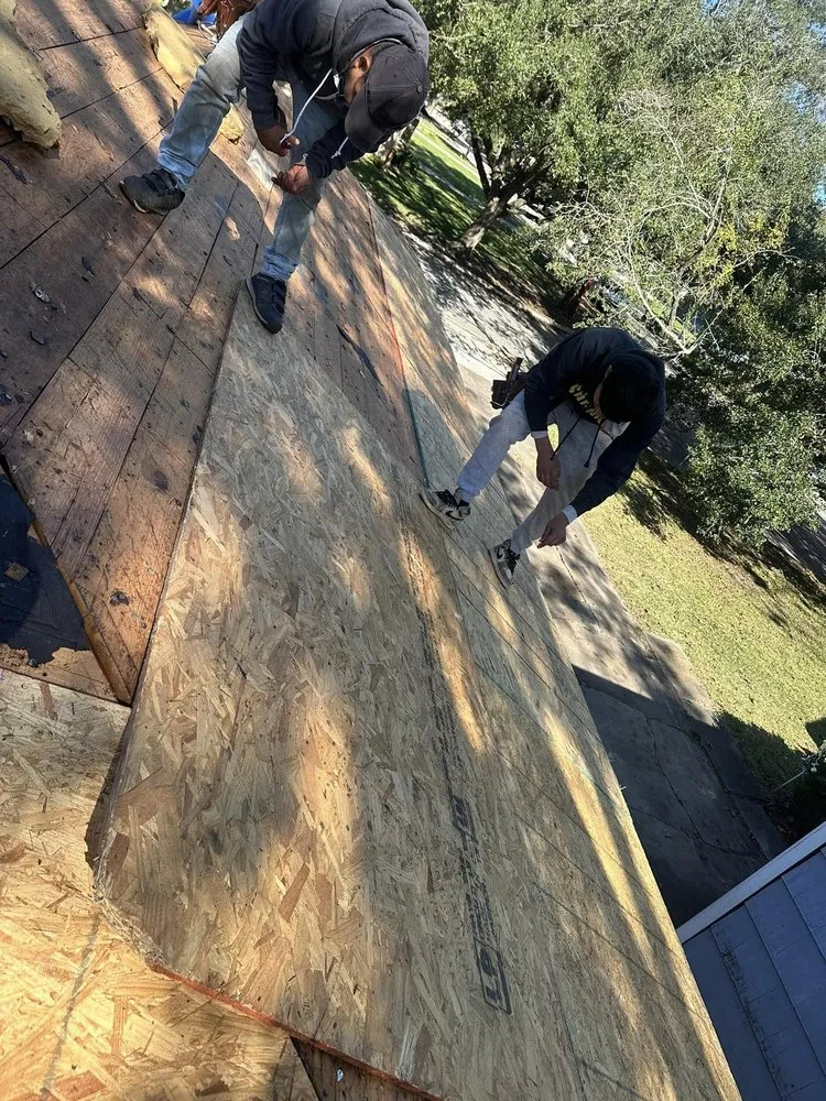 Reliable roof repair for homes in Settlers Village, TX by Roofing OT