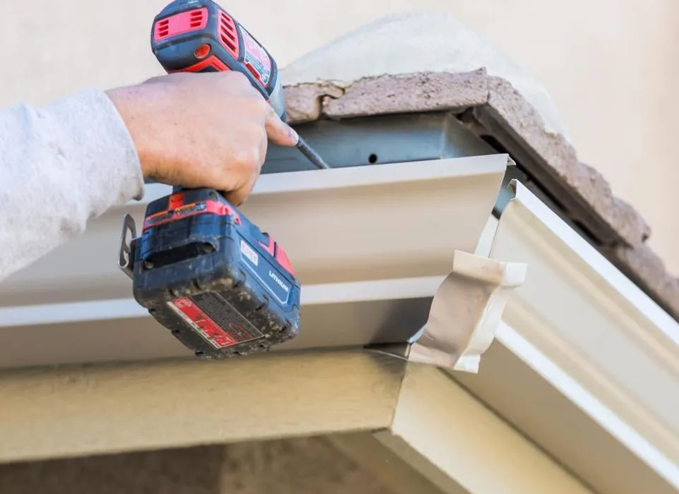 Slide of Roofing Parma