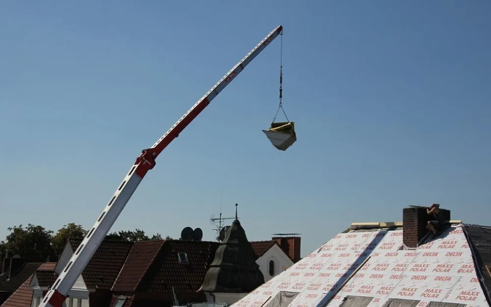 Slide of Roofing Parma
