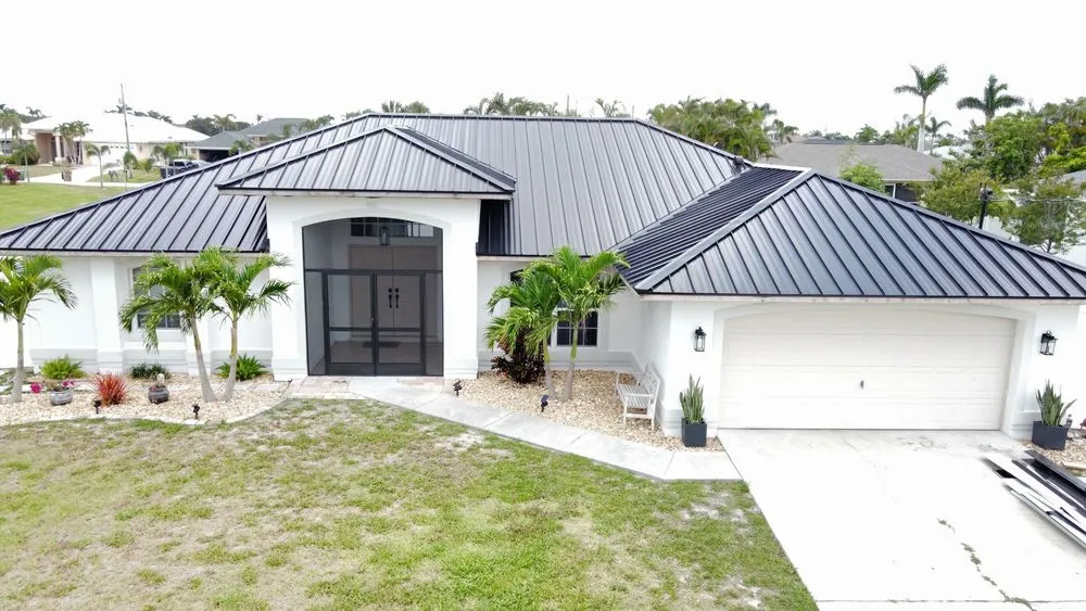 Slide of Roofing Reina