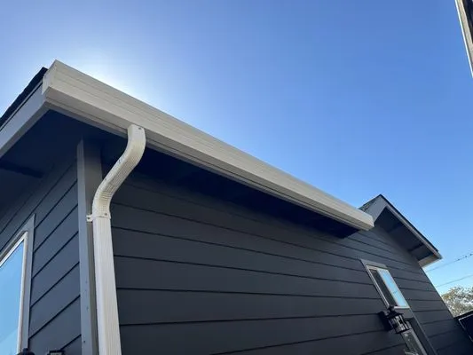 Roofing Service M&M Logo