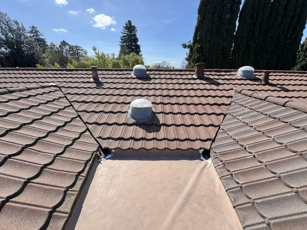 Slide of Roofing Service’s