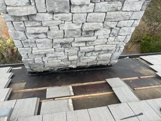 Roofing Service’s Logo