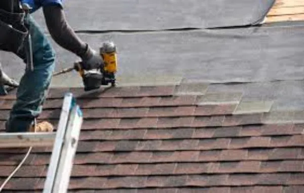 Roofing T&M Logo