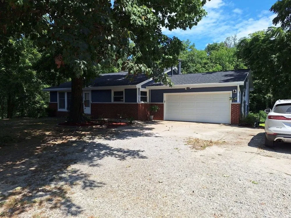 Slide of Roofing USA