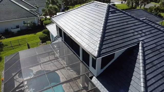 Licensed roof installation in St Petersburg, FL by Roofing.Co & Air