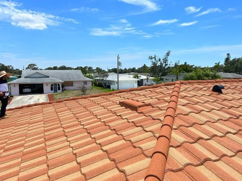 Emergency roof leak repair in St Petersburg, FL by Roofing.Co & Air