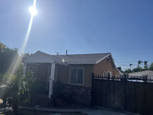 Roofing/Concrete Elite Services Logo