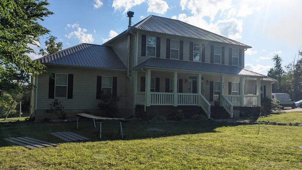 Emergency residential roofing service experts serving Crawford, TN - Roofline Builders LLC