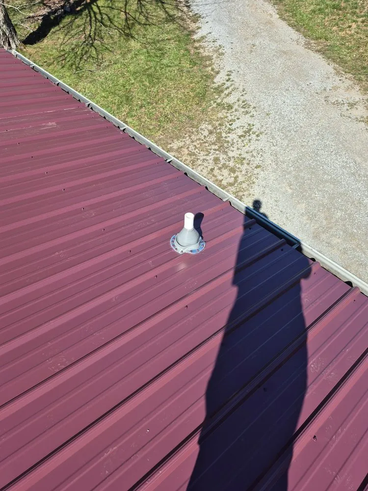 Local residential roofing service with free inspection in Crawford, TN by Roofline Builders LLC