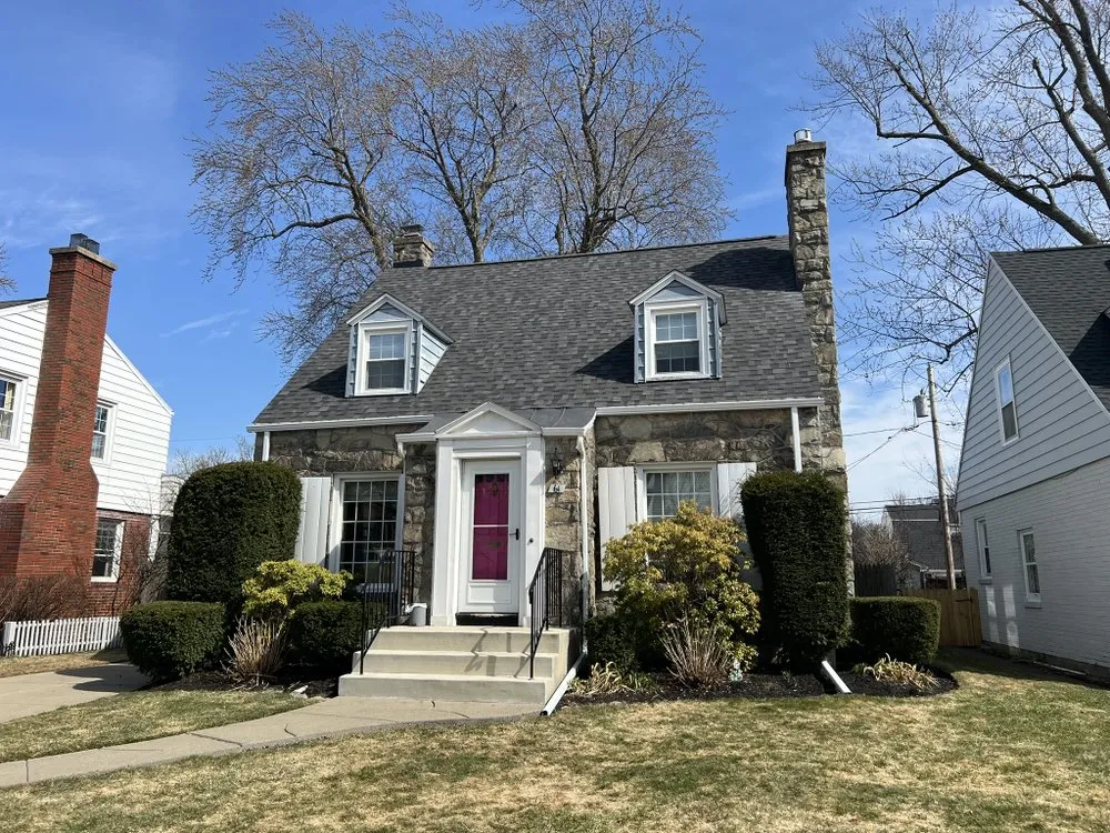 Slide of Roofologists