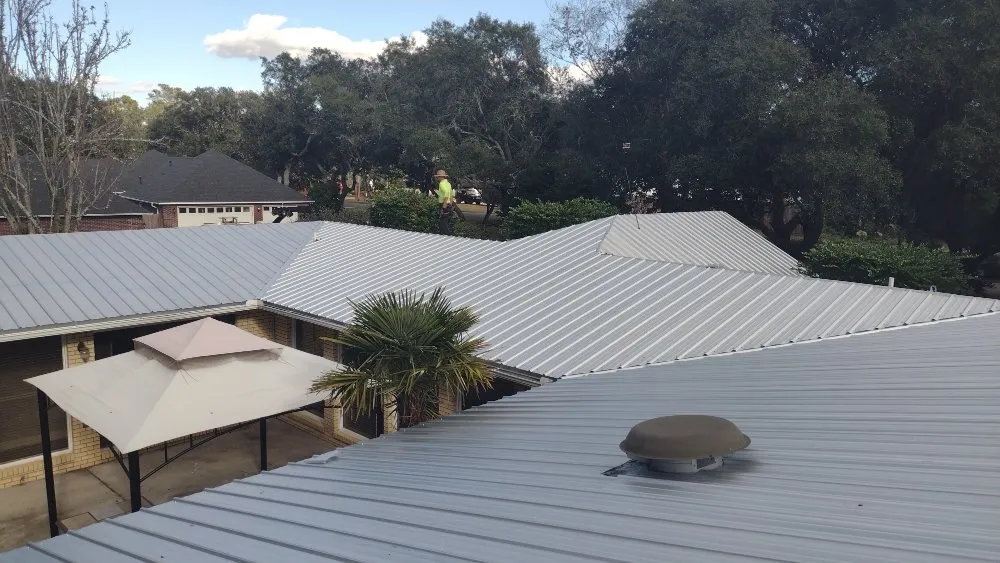 Emergency roof installation for fast service in Santa Rosa Beach, FL by Roofpro Roofing