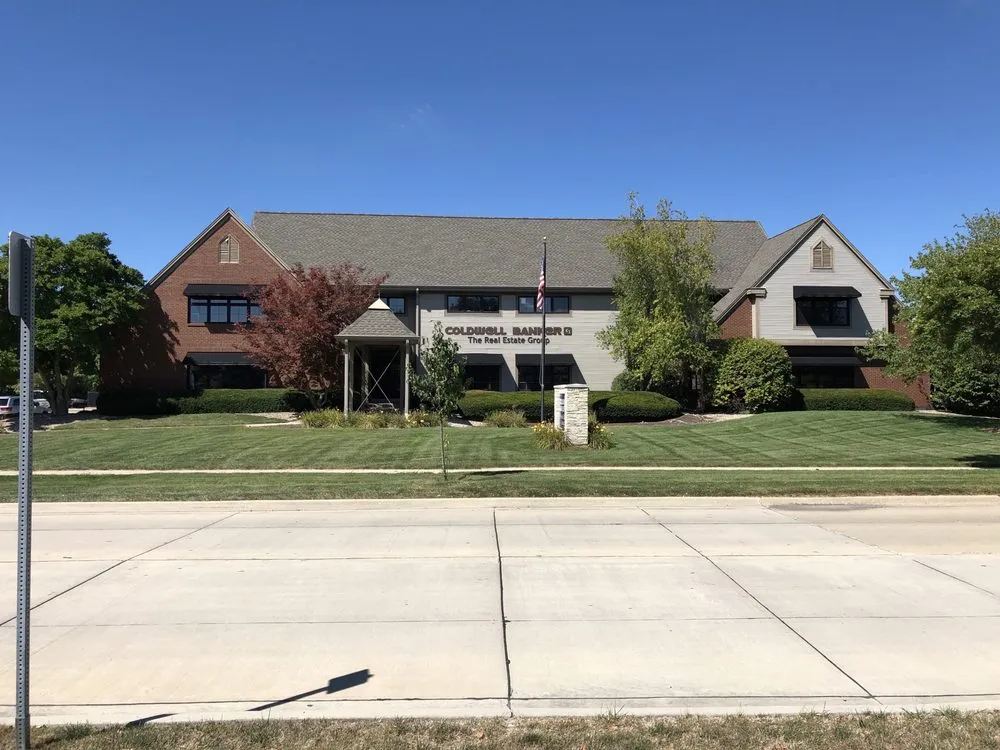 Top-rated shingle roofing service in Longview, IL by Roofs By Rodger